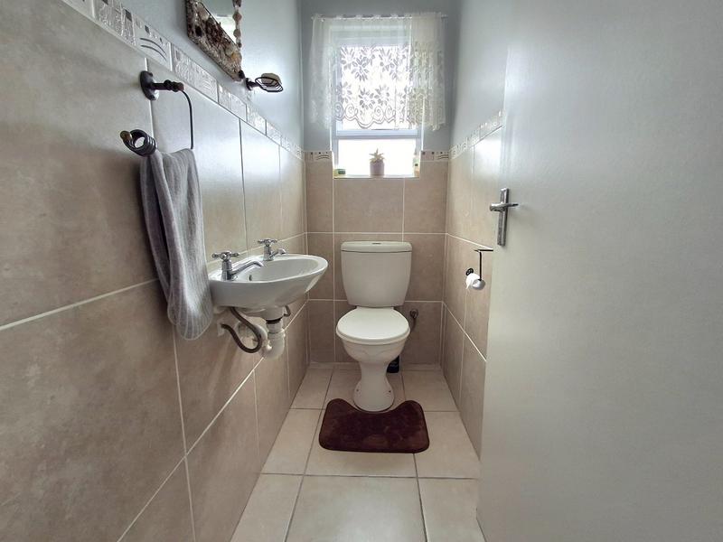 3 Bedroom Property for Sale in Golden Mile Western Cape